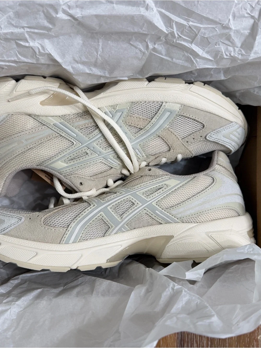 Asics Gel Sneakers in Vanilla/White/Sage